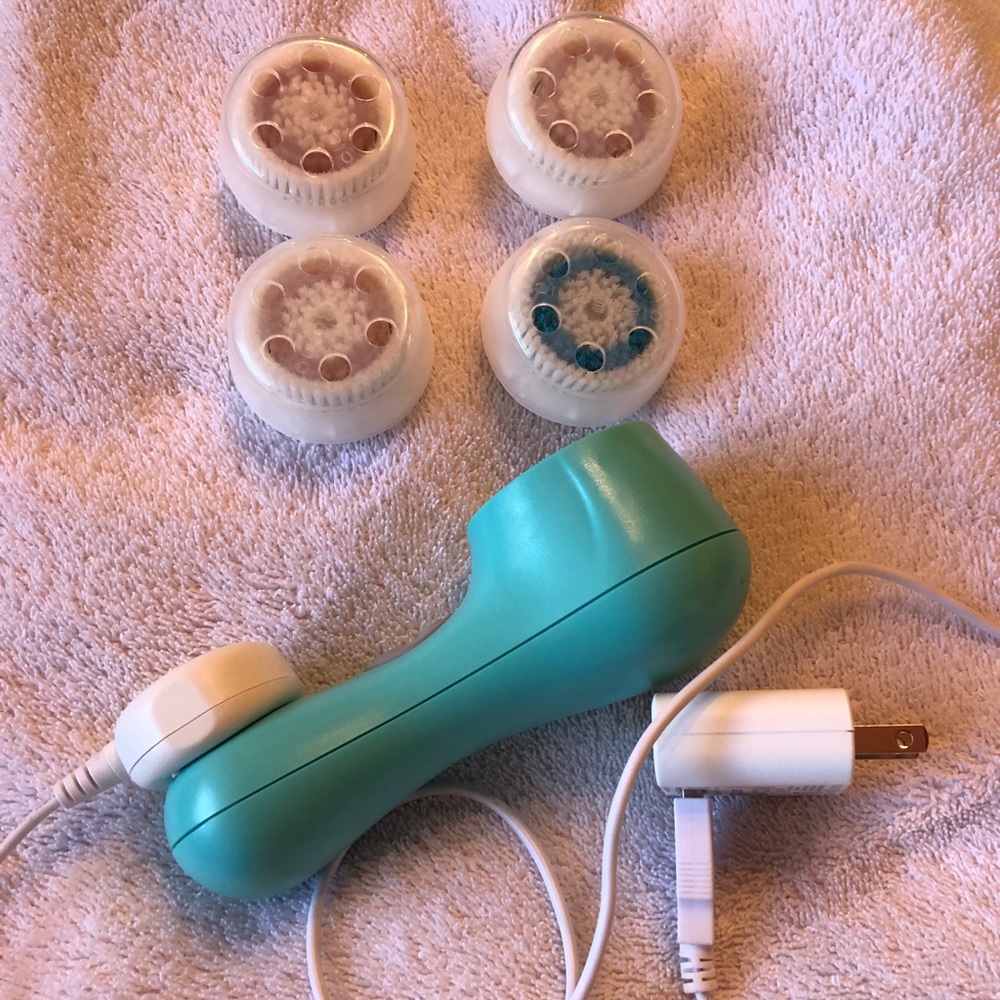 Clarisonic Mia 2 replacement heads.